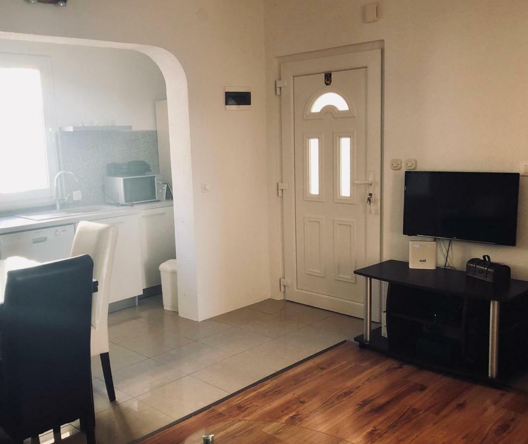 Apartman Stevic ピサック エクステリア 写真